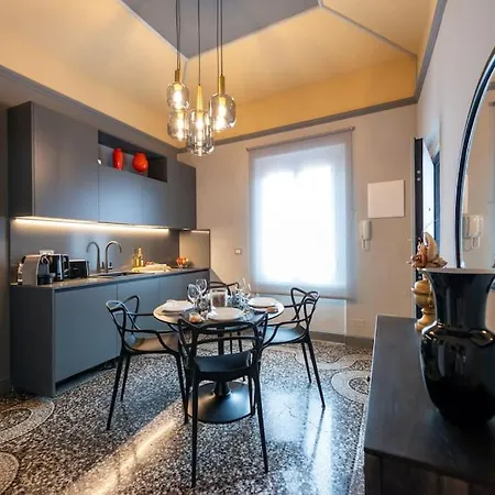 La Mirandola - Centralissimo Luxury Loft 아파트